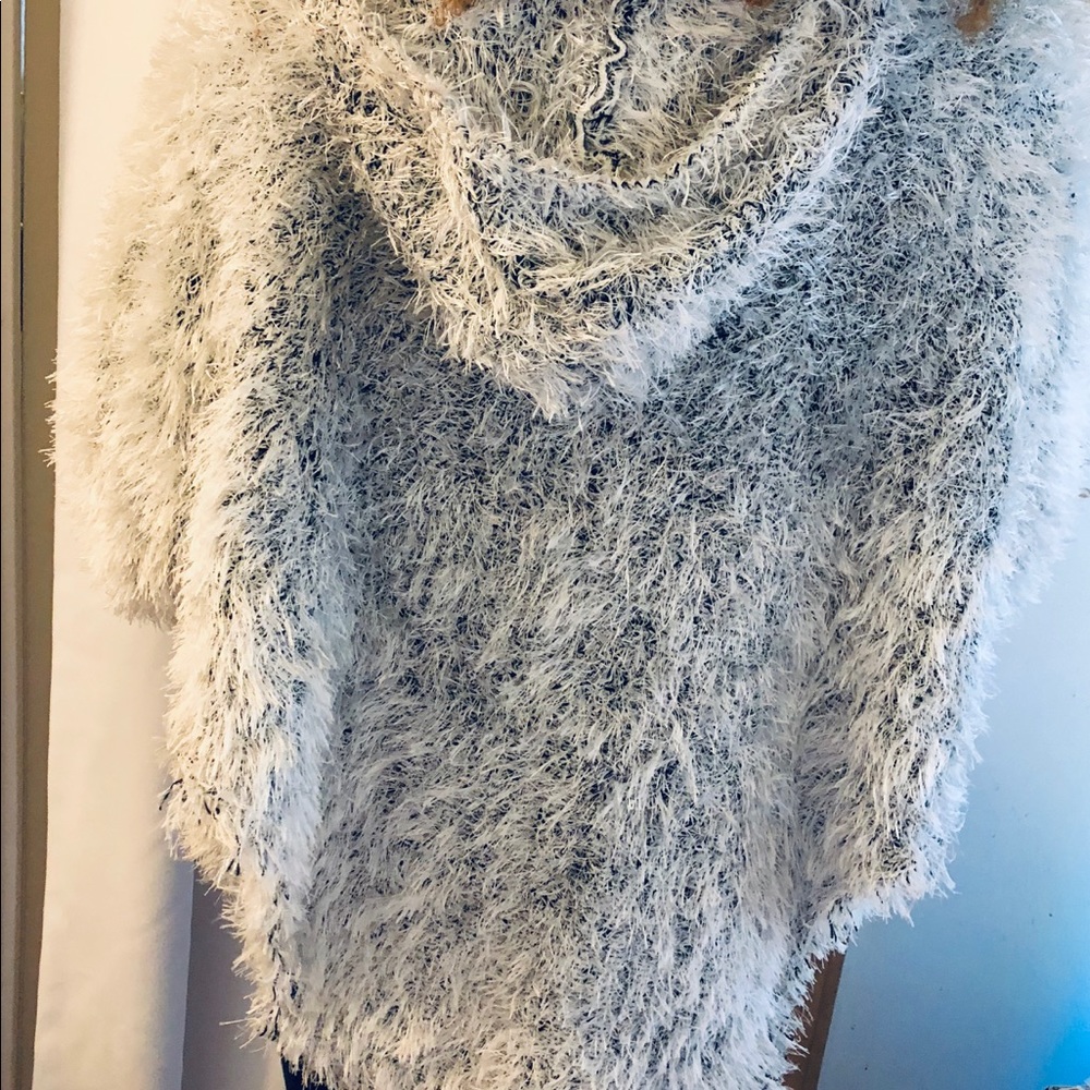 Poncho - Picture 2 of 3